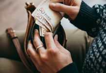 Patvirtinta: minimali alga nuo kitų metų – 1 038 eurai