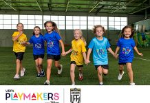 Mergaites pamėgti futbolą skatina „Playmakers“ kampanija