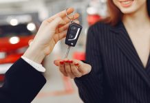 Ką būtina žinoti prieš pasirašant ilgalaikės automobilių nuomos sutartį?