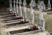 Prieš Vėlines uždegtos žvakelės iškiliems mūsų krašto žmonėms