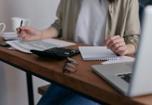 Kaip lietuviai moka mokesčius už investicijas internetu?