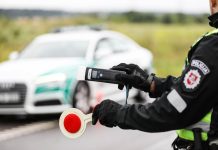 Spalis šalies keliuose: vairuotojai bus ne tik tikrinami, bet ir dalyvaus akcijoje
