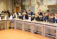 Tarybos posėdyje pasirašyta rezoliucija