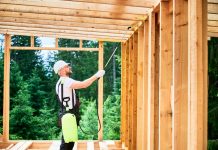 Termo gaminiai terasoms ir grindims: kas lemia patvarumą?