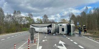 Dėmesio: dėl eismo įvykio uždarytas kelias