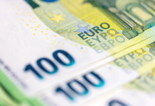 Dėl kelyje policininkui pasiūlyto kyšio – teistumas ir solidi bauda verslininkui