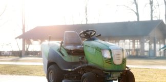 Ar žoliapjovės traktoriukai tikrai taupo laiką?