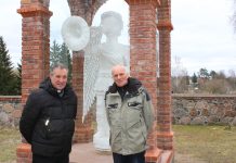 Auksarankis meistras naujam gyvenimui prikėlė Utenos bažnyčios angelą