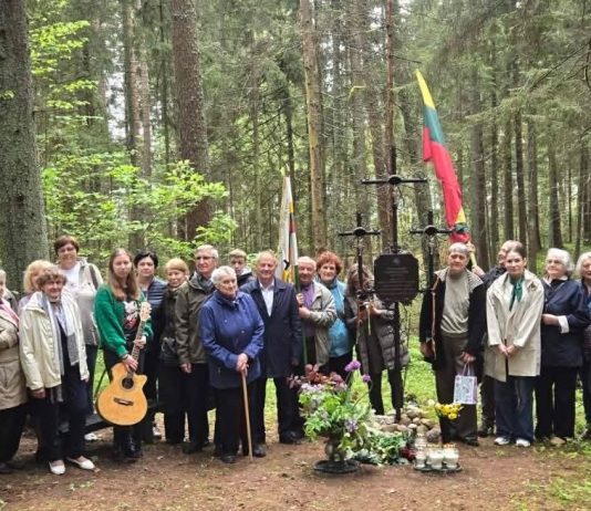 Partizanų pagerbimo, kariuomenės ir visuomenės vienybės dienos minėjimas Kušlių miške