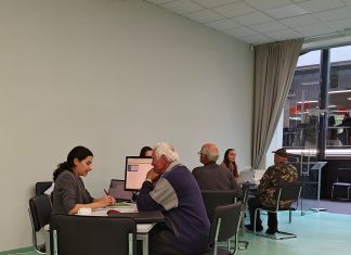 Pusšimtis uteniškių pasinaudojo galimybe gyvai konsultuotis su ESO specialistais: daugiausia klausimų – dėl visuomeninio tiekimo