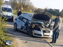 „Audi A3“ susidūrus su autobusu nukentėjo trys moterys