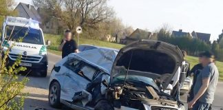 „Audi A3“ susidūrus su autobusu nukentėjo trys moterys