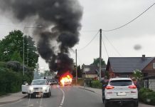 Užsiliepsnojus automobiliui nukentėjo moteris
