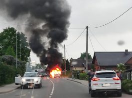 Užsiliepsnojus automobiliui nukentėjo moteris