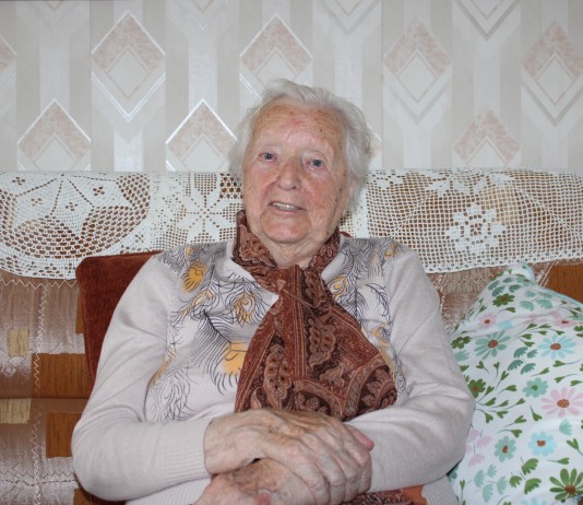 Sunkių darbų užgrūdinta šimtametė spinduliuoja gyvenimo patirtimi