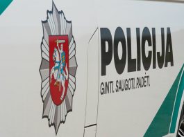 Smėlio gatvėje neblaivi moteris mosavo peiliu: sužalotas vyras