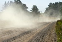 Gera žinia gyvenantiems prie žvyrkelių: mažinamas dulkėtumas