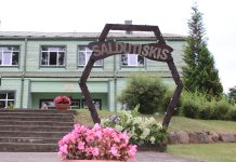 Saldutiškio kraštiečių šventę nuspalvino žydra, balta ir mėlyna spalvos