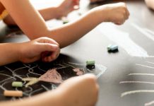 Popamokinis vaikų užimtumas: ką renkasi vaikai ir kiek tai kainuoja tėvams?