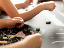 Popamokinis vaikų užimtumas: ką renkasi vaikai ir kiek tai kainuoja tėvams?